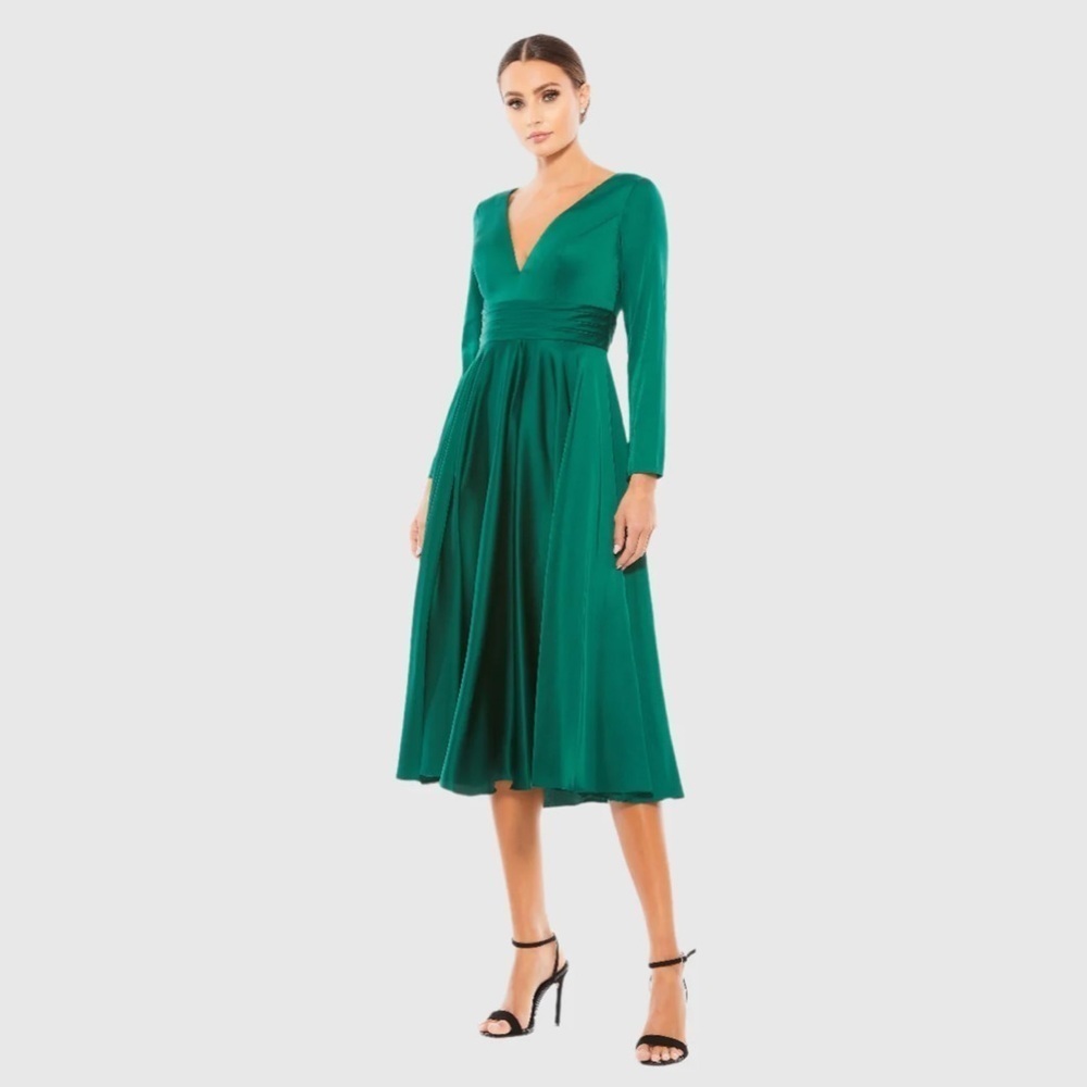 IEENA FOR MAC DUGGAL 67527
Plunge Neck Satin A-Line Dress